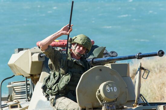 Учения по высадке десанта в Крыму