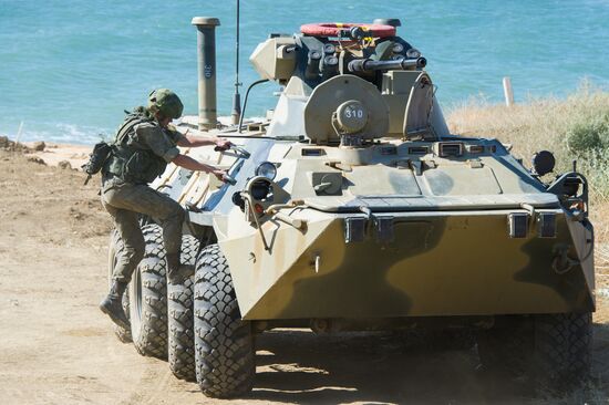 Учения по высадке десанта в Крыму