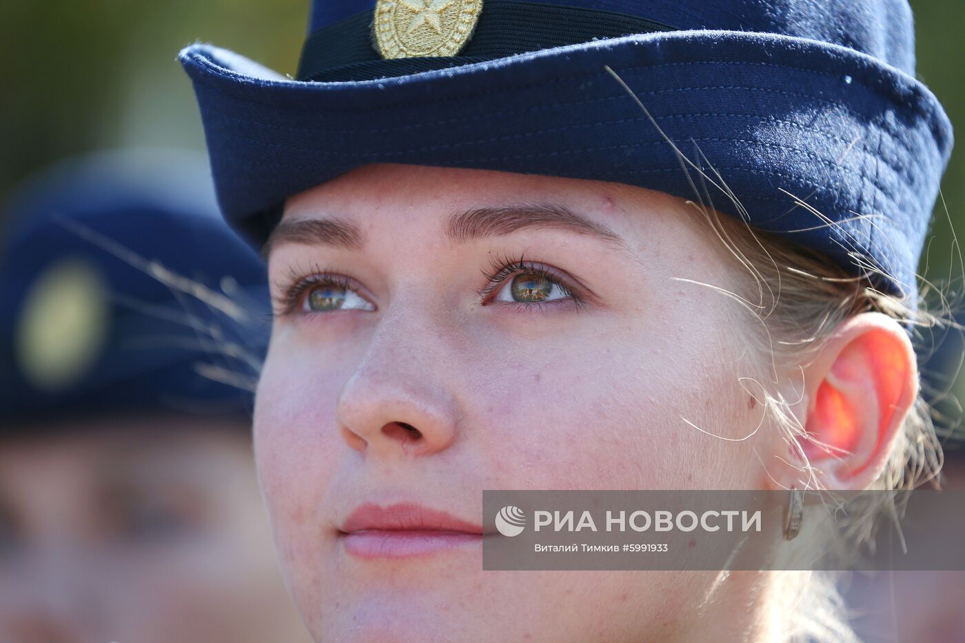 Принятие военной присяги девушками-курсантами авиационного училища летчиков