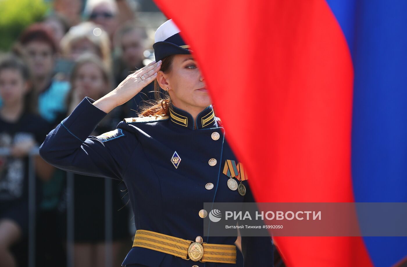 Принятие военной присяги девушками-курсантами авиационного училища летчиков