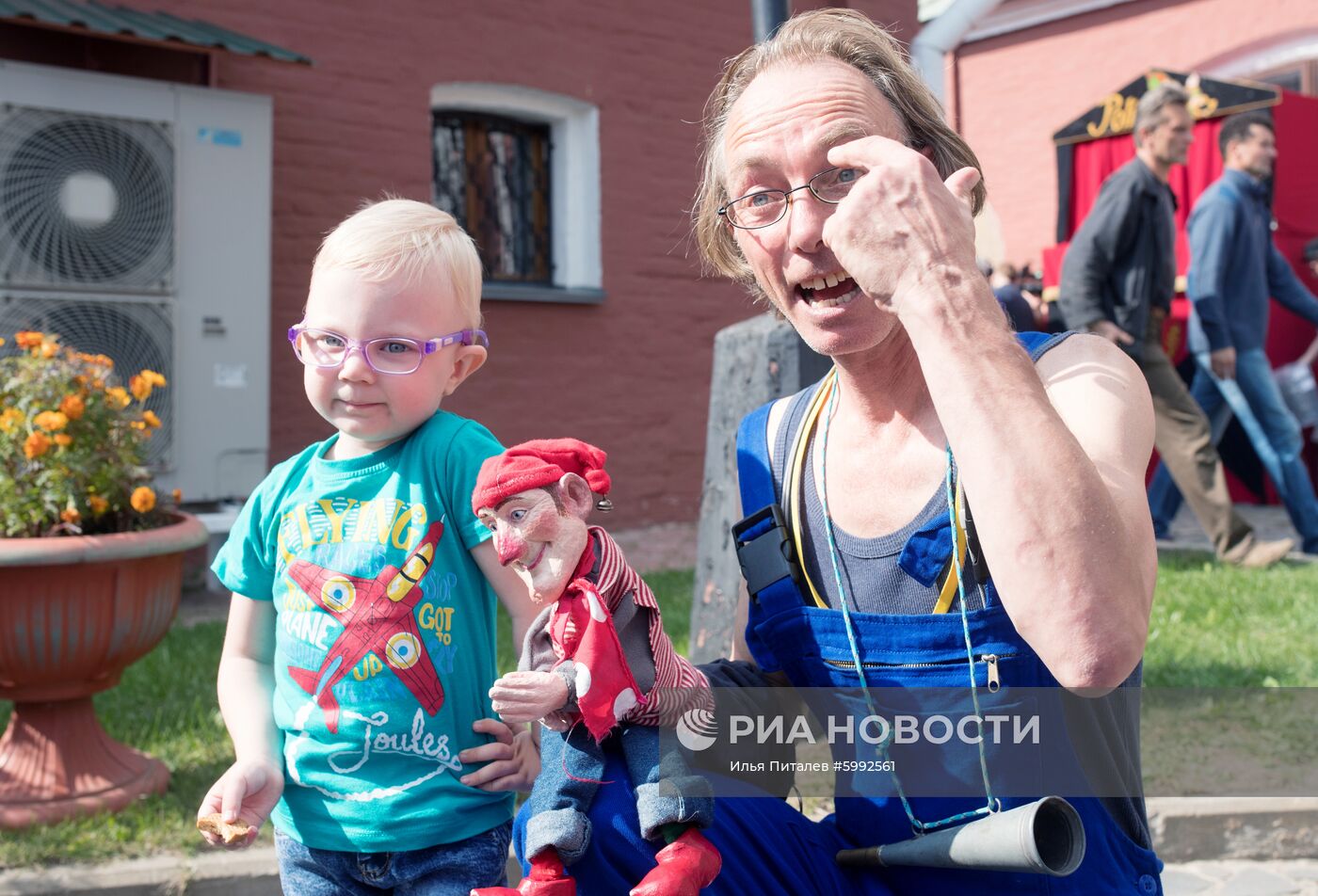 Международный фестиваль уличных театров в Подмосковье 