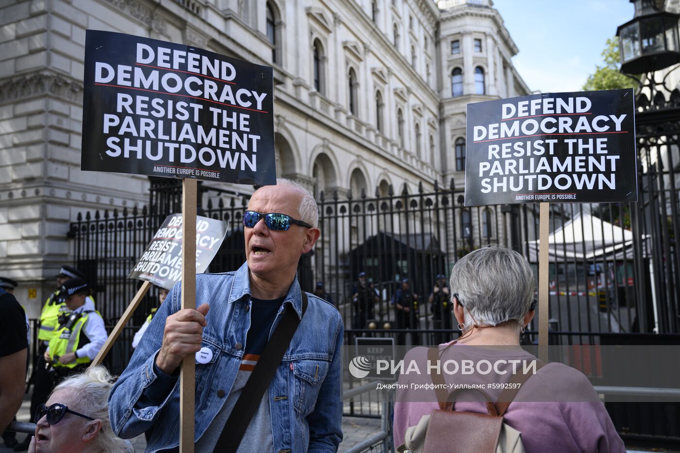 Акция против приостановки работы парламента в Лондоне