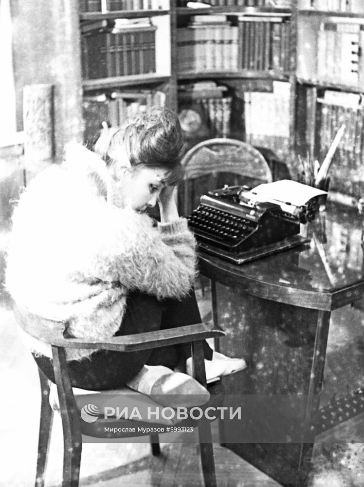 Советская поэтесса Белла Ахмадулина