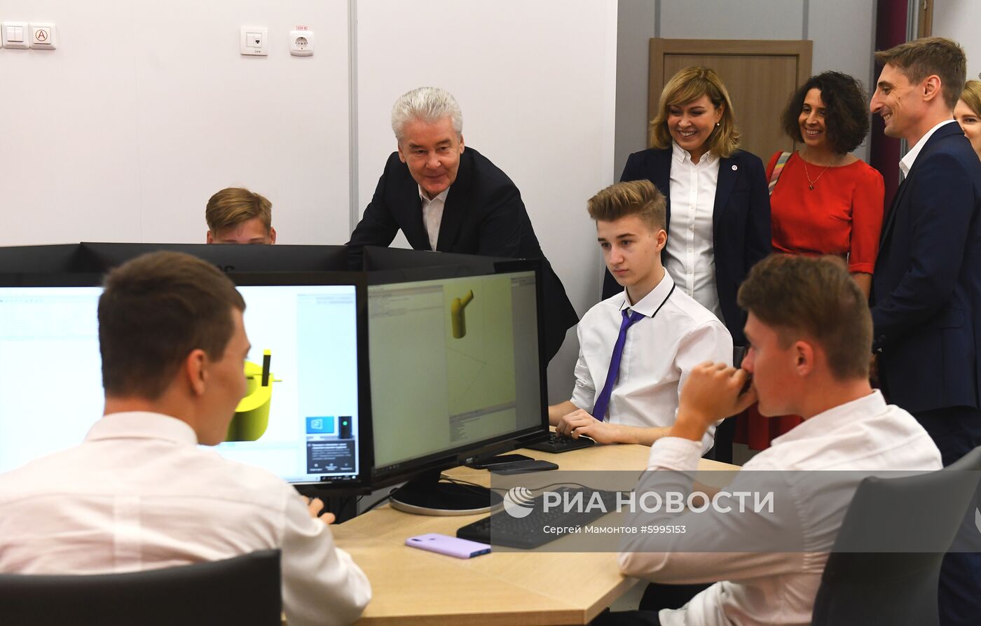 Начало учебного года в школах России