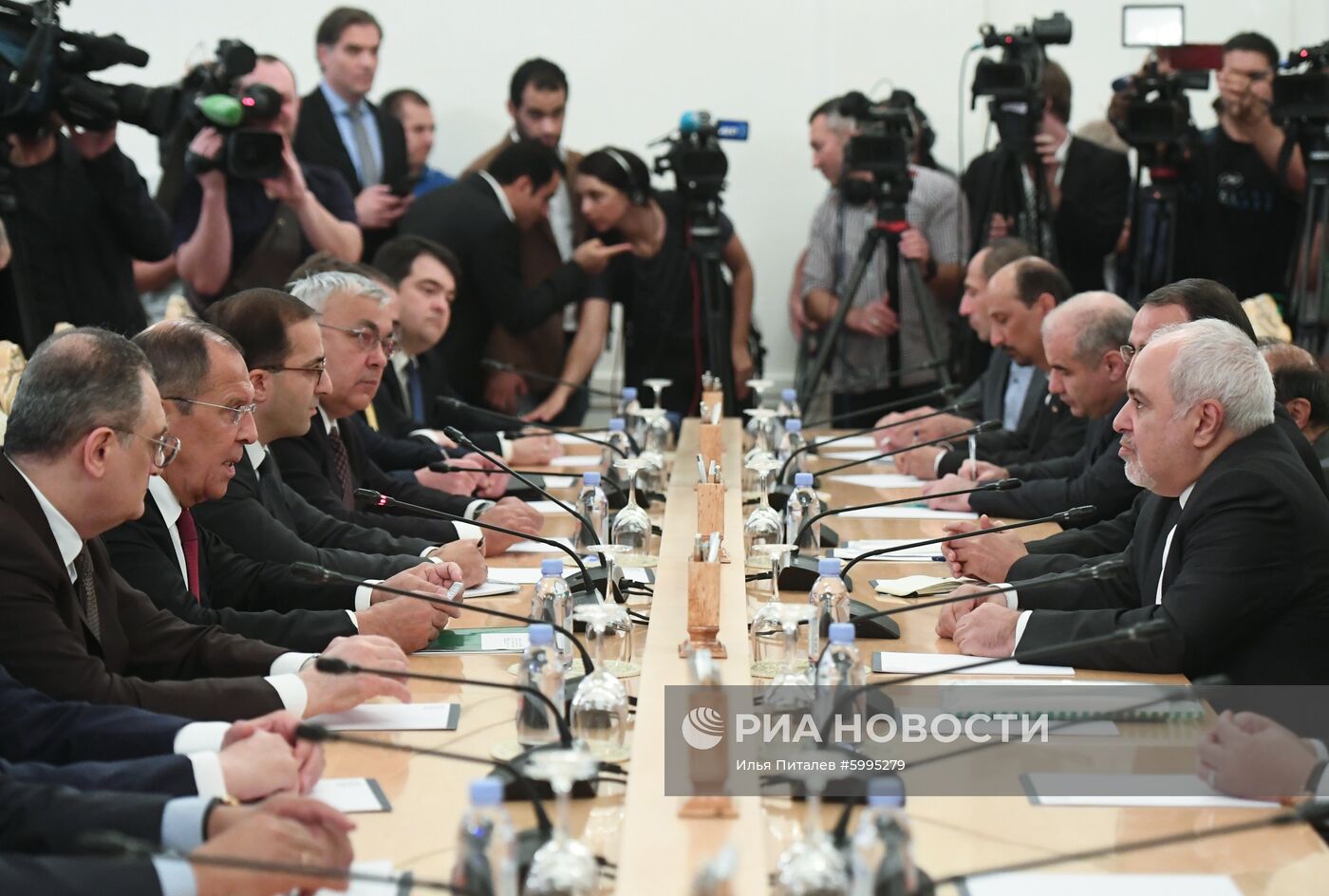 Встреча глав МИД РФ и Ирана С. Лаврова и М. Зарифа