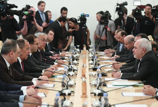 Встреча глав МИД РФ и Ирана С. Лаврова и М. Зарифа