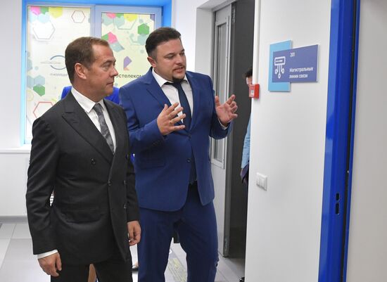 Премьер-министр РФ Д. Медведев посетил IT-колледж ПАО "Ростелеком"