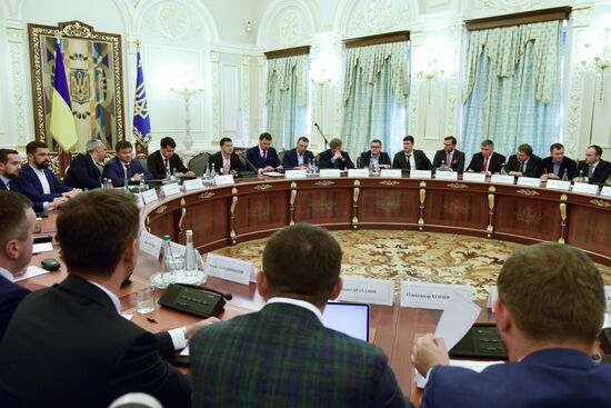 Встреча В. Зеленского с представителями рады и кабинета министров Украины