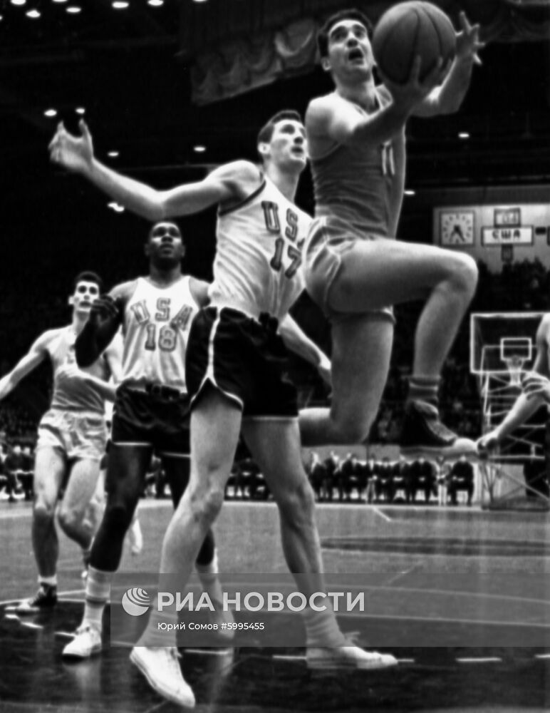 Финальный матч по баскетболу СССР-США в Токио