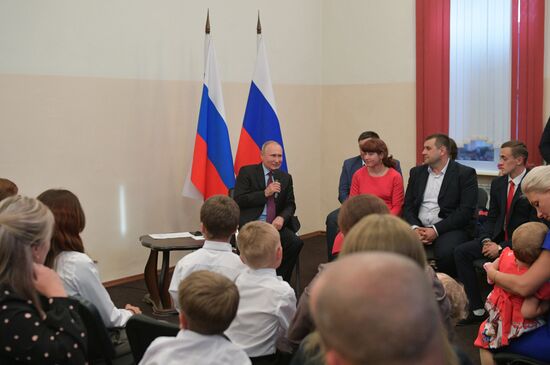 Рабочая поездка президента РФ В. Путина в Сибирский федеральный округ