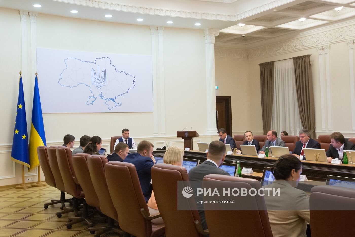 Первое заседание нового кабинета министров Украины