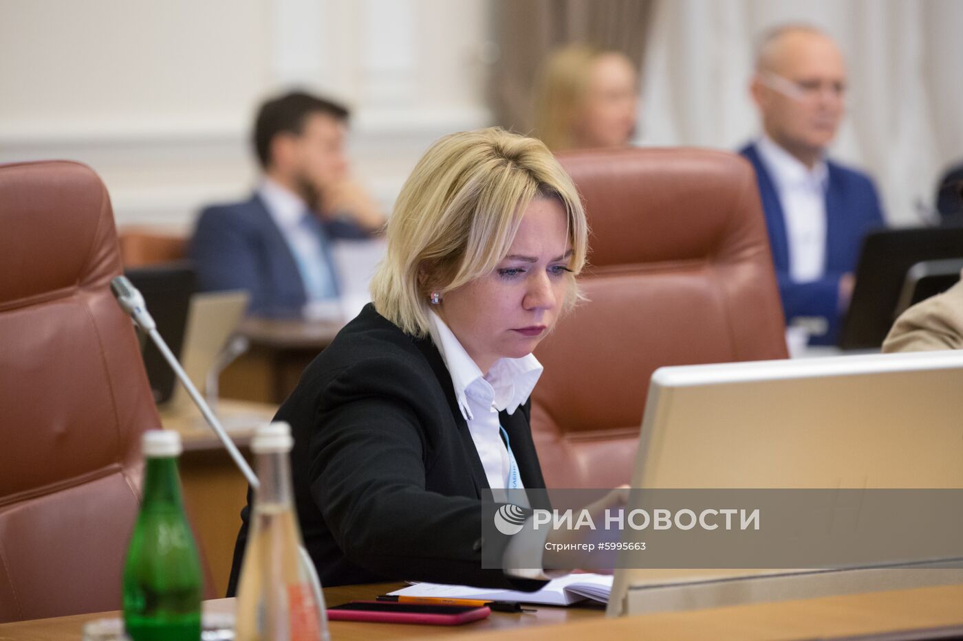 Первое заседание нового кабинета министров Украины