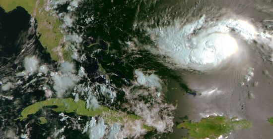 Кадры урагана "Дориан" из космоса