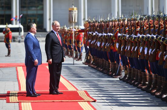 Официальный визит президента РФ В. Путина в Монголию