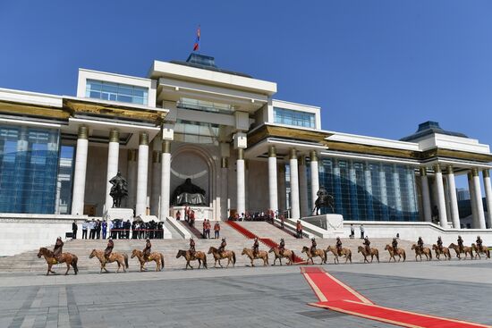 Официальный визит президента РФ В. Путина в Монголию