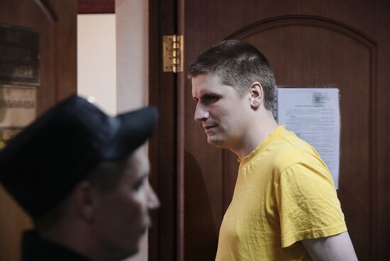 Оглашение приговора блогеру В. Синице