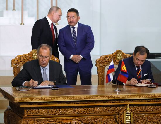 Официальный визит президента РФ В. Путина в Монголию