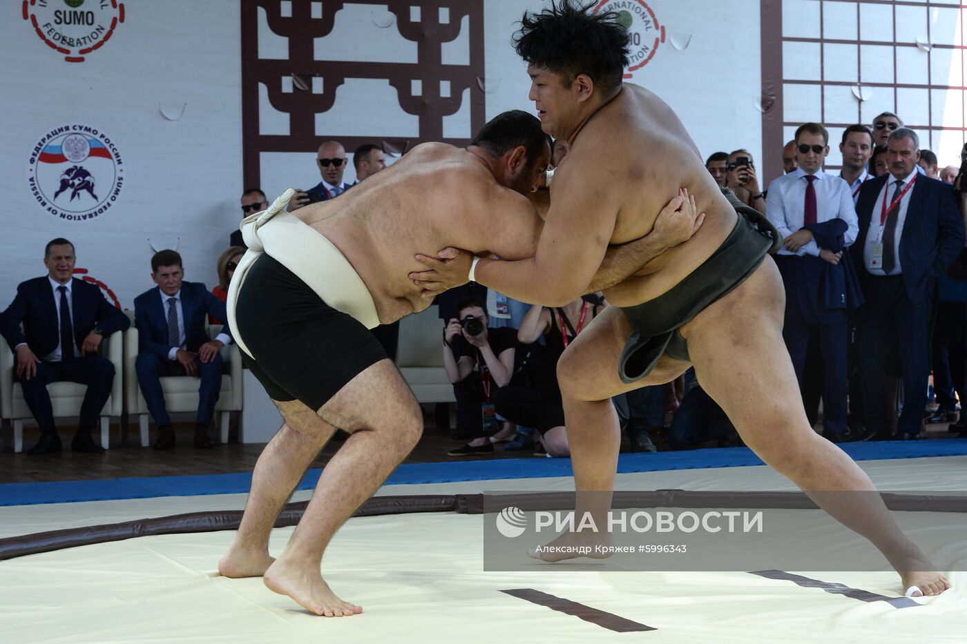 Стартовый день V Восточного экономического форума