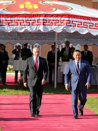 Официальный визит президента РФ В. Путина в Монголию