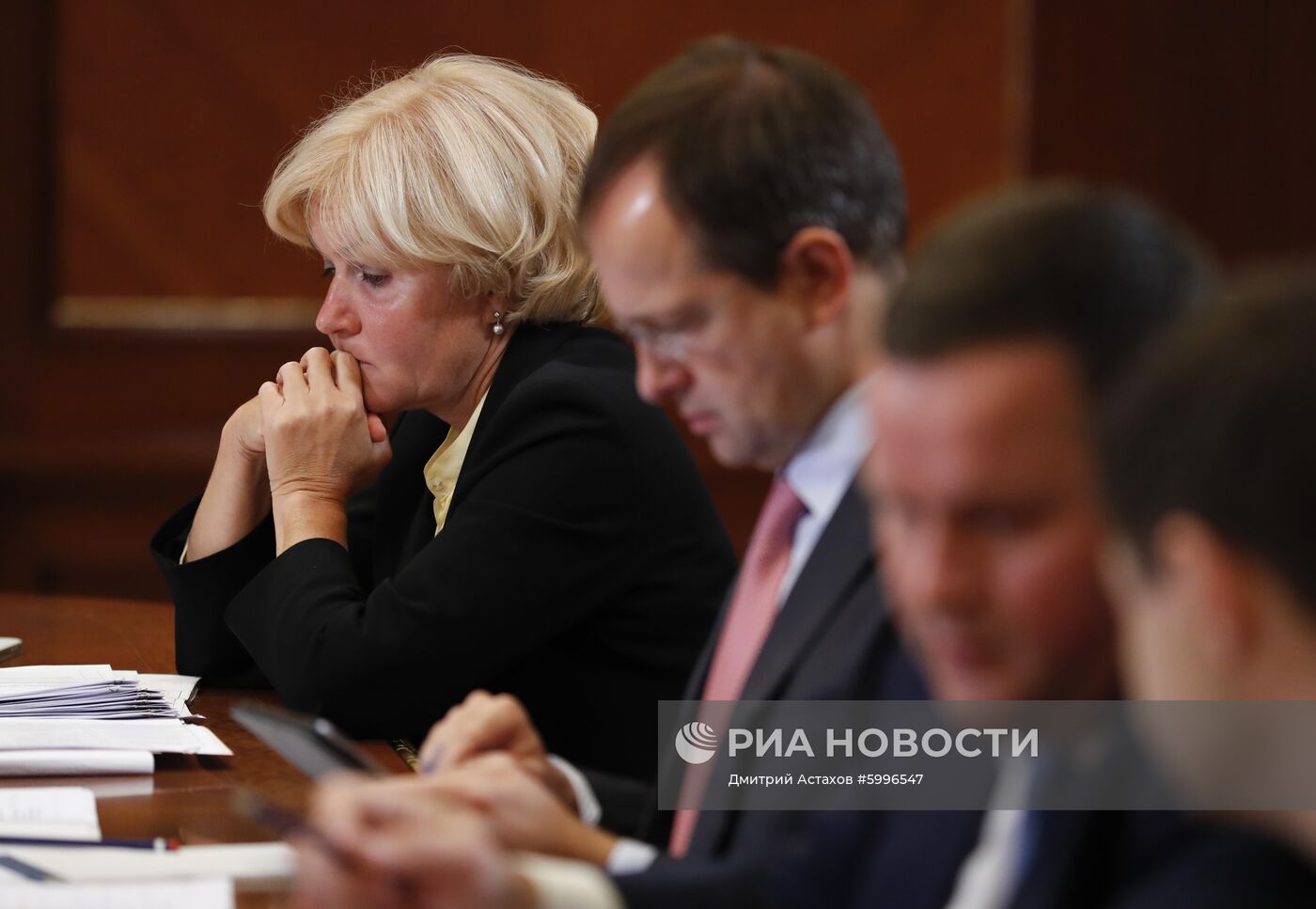 Премьер-министр РФ Д. Медведев провел совещания о расходах бюджета
