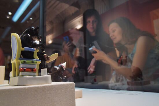 Выставка "Буквари и буквы в собрании Эрмитажа"