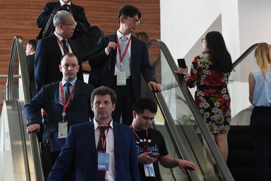 Восточный экономический форум. День первый