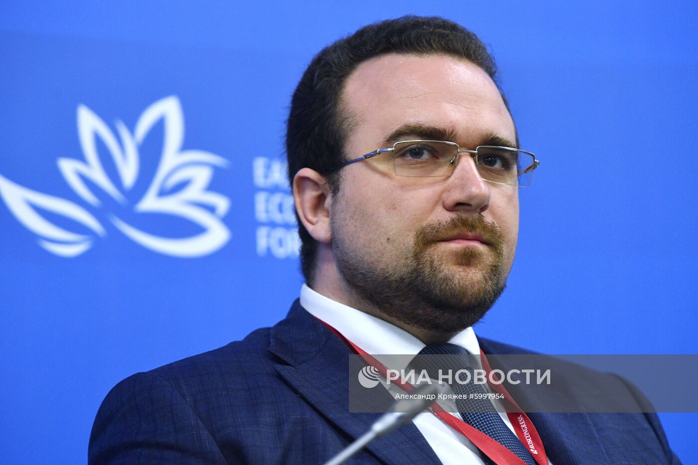 Заместитель министра РФ по развитию Дальнего Востока Александр Крутиков на сессии "Шельф России: нужно ли его осваивать?" в рамках V Восточного экономического форума во Владивостоке. Место: Россия, Приморский край, Владивосток. Автор: Александр Кряжев/РИА Новости. Восточный экономический форум. День первый
