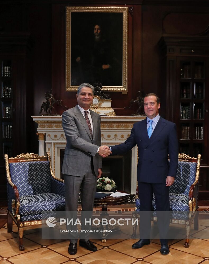 Премьер-министр РФ Д. Медведев встретился с председателем коллегии ЕЭК Т. Саркисяном