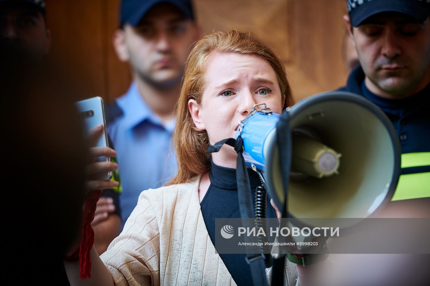 Акция в Тбилиси против назначения премьер-министром Г. Гахарии