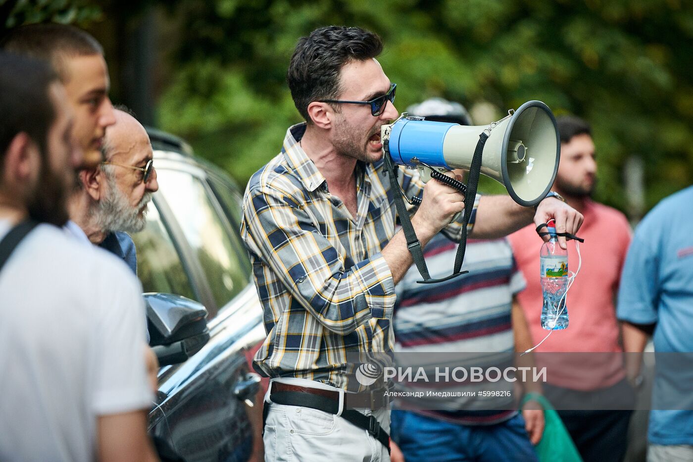 Акция в Тбилиси против назначения премьер-министром Г. Гахарии