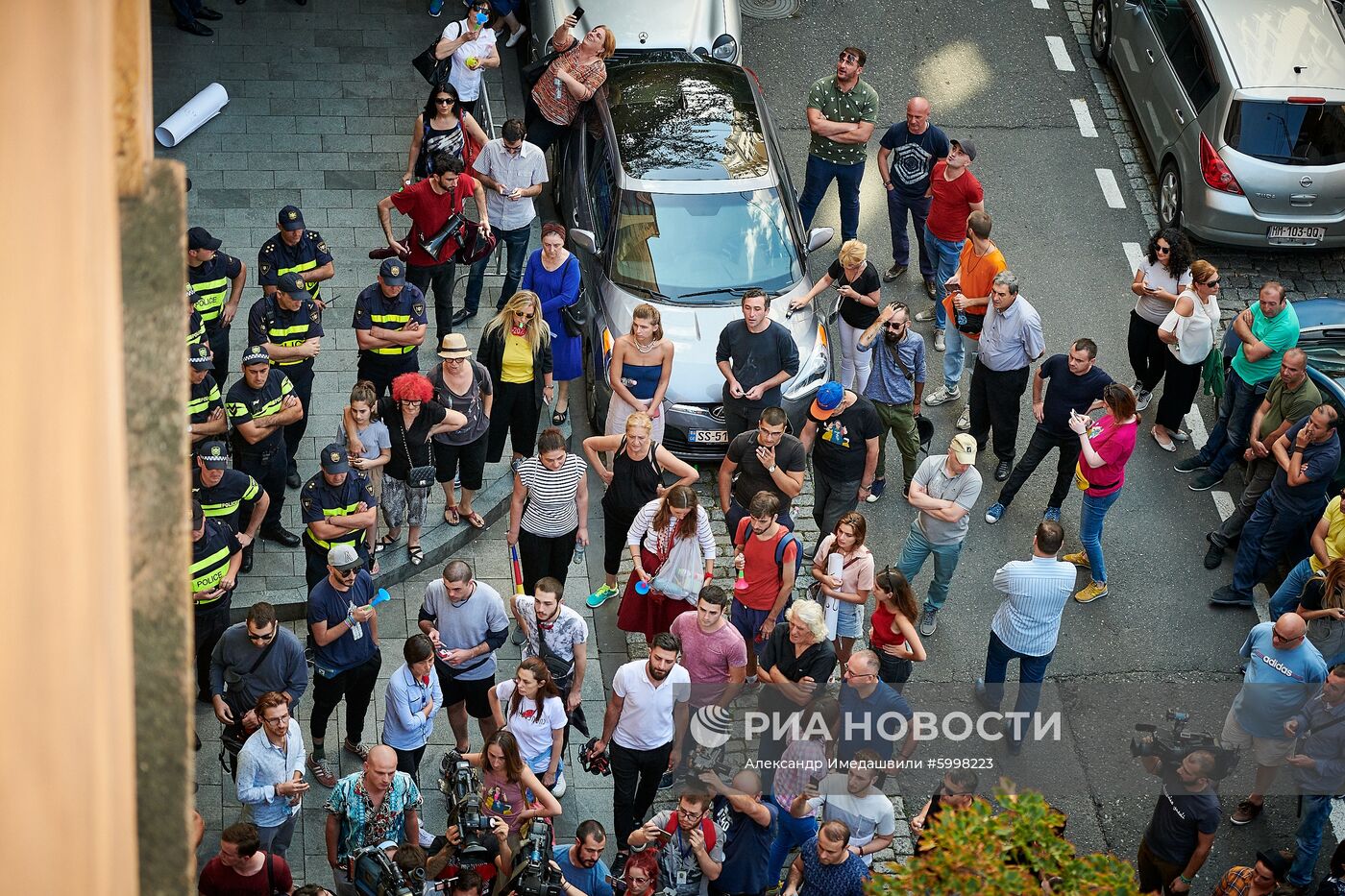 Акция в Тбилиси против назначения премьер-министром Г. Гахарии
