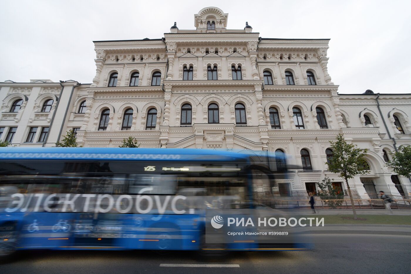 Новая пешеходная зона у Политехнического музея