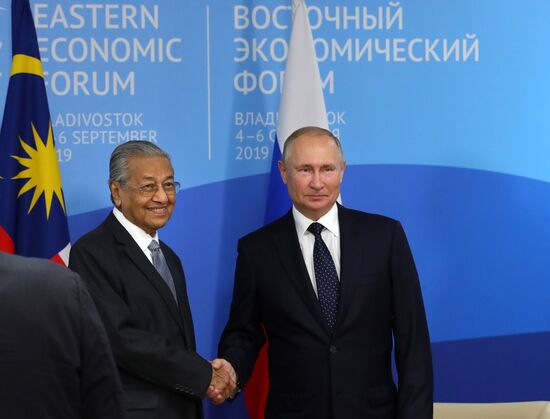 Президент РФ В. Путин принял участие в работе Восточного экономического форума