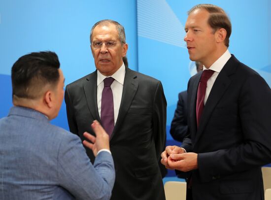 Президент РФ В. Путин принял участие в работе Восточного экономического форума