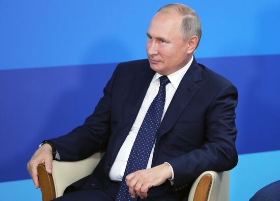 Президент РФ В. Путин принял участие в работе Восточного экономического форума