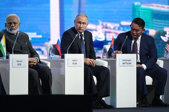 Президент РФ В. Путин принял участие в работе Восточного экономического форума