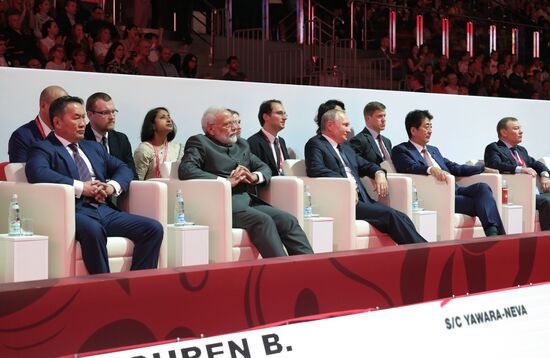 Президент РФ В. Путин принял участие в работе Восточного экономического форума