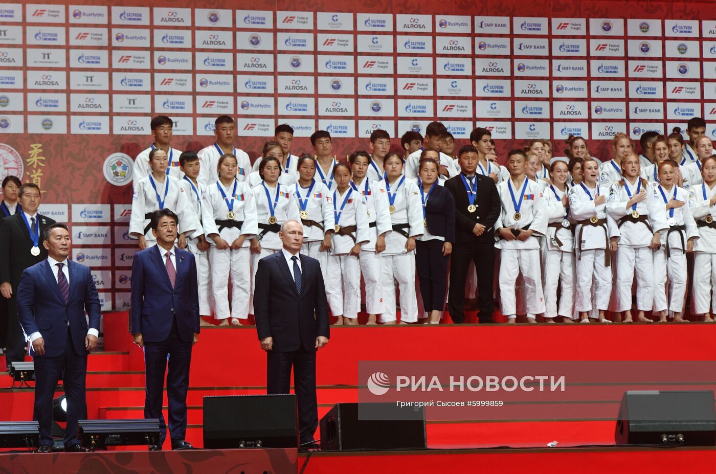 Президент РФ В. Путин принял участие в работе Восточного экономического форума