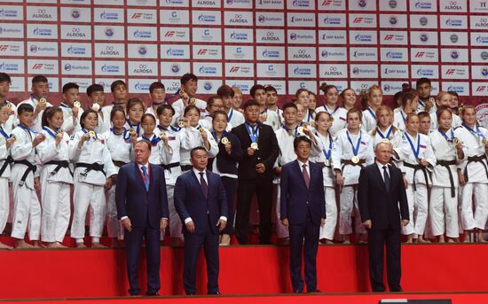 Президент РФ В. Путин принял участие в работе Восточного экономического форума