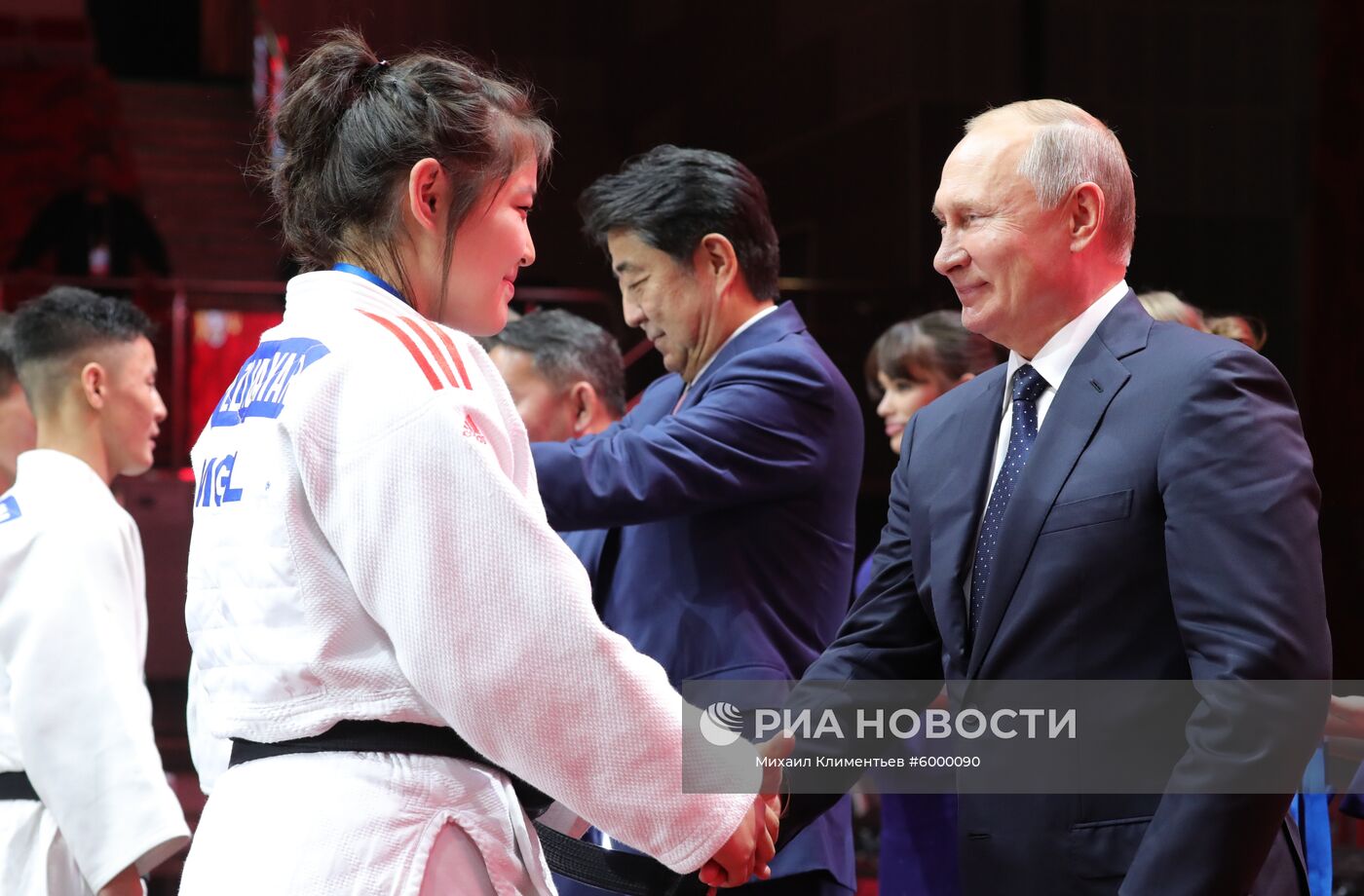 Президент РФ В. Путин принял участие в работе Восточного экономического форума