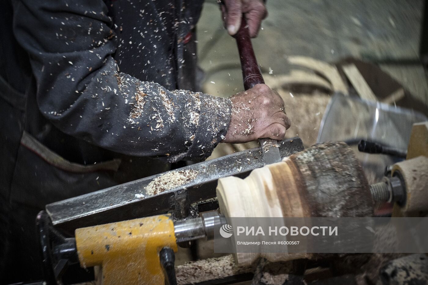 Реставратор из Югры А. Резанов