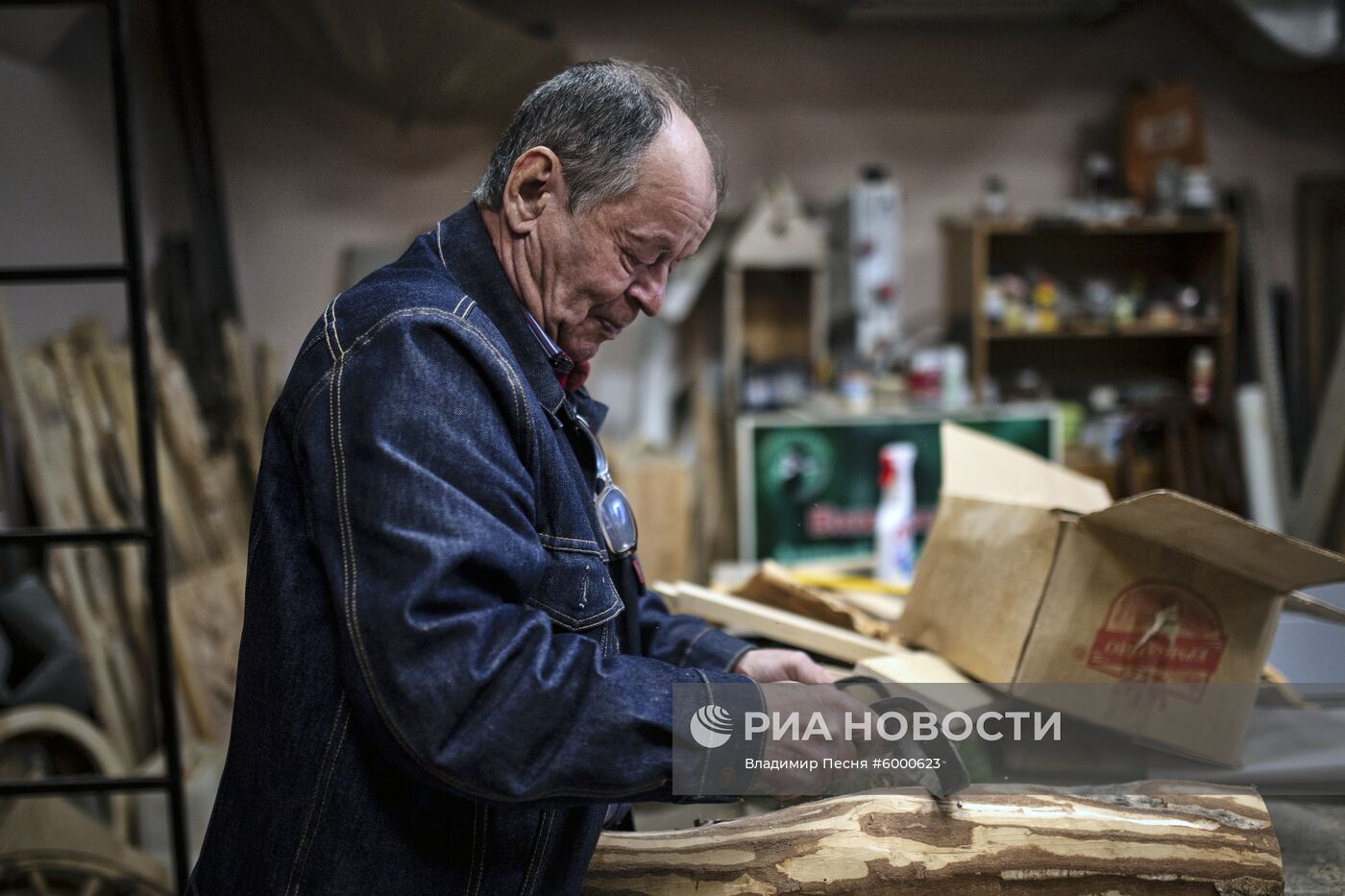 Реставратор из Югры А. Резанов