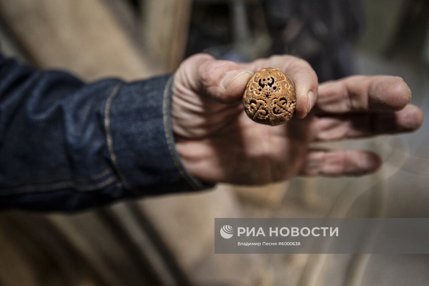 Реставратор из Югры А. Резанов