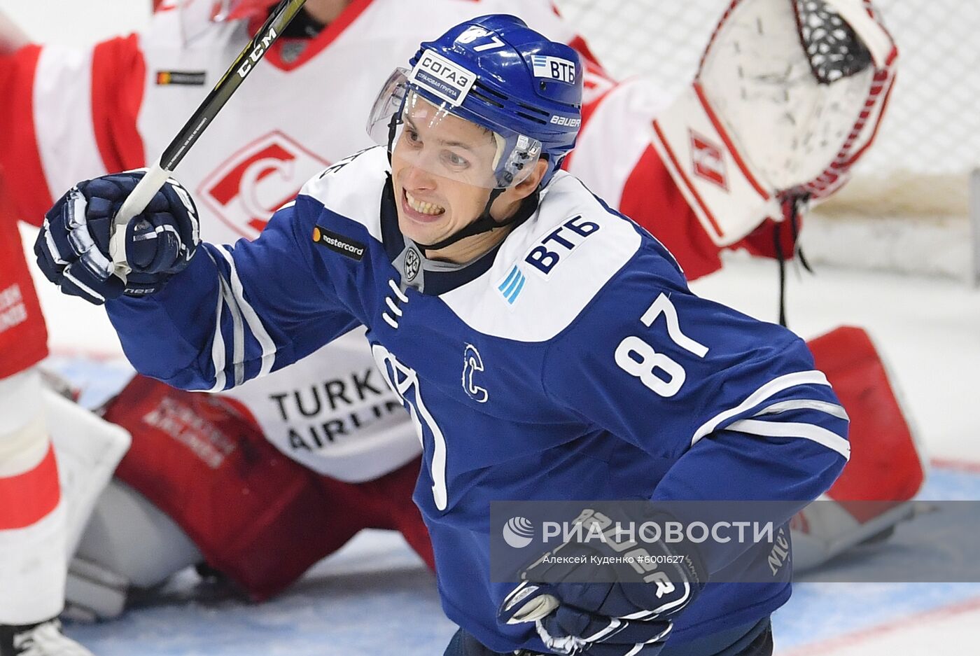Хоккей. КХЛ. Матч "Динамо" (Москва) - "Спартак"
