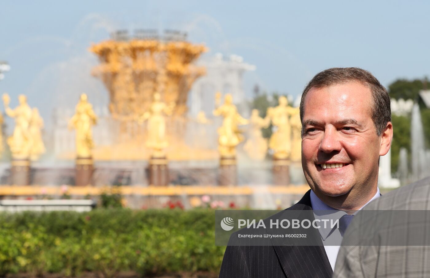Президент РФ В. Путин и  премьер-министр РФ Д. Медведев приняли участие в торжествах по случаю Дня города Москвы