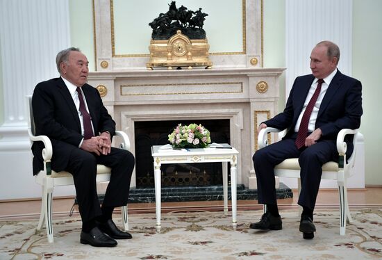 Президент РФ В. Путин встретился с первым президентом Республики Казахстан Н. Назарбаевым