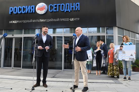 Пресс-конференция К. Вышинского