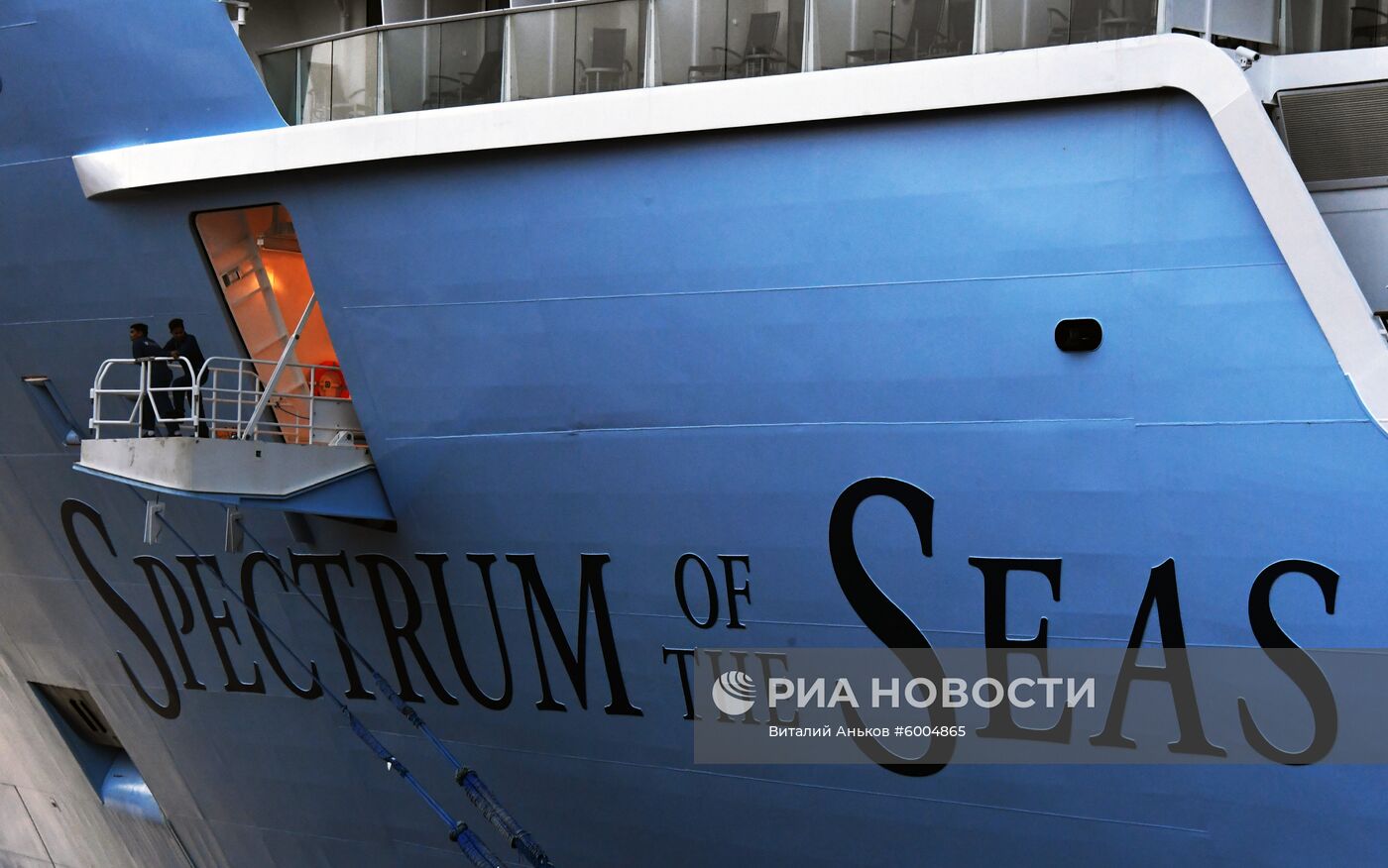 Прибытие лайнера Spectrum of the Seas в порт Владивостока