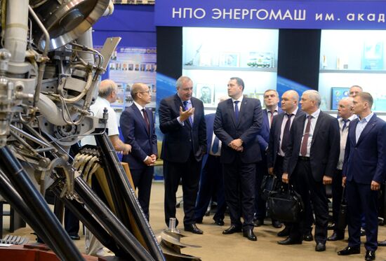 Глава роскосмоса Д. Рогозин посетил НПО "Энергомаш"