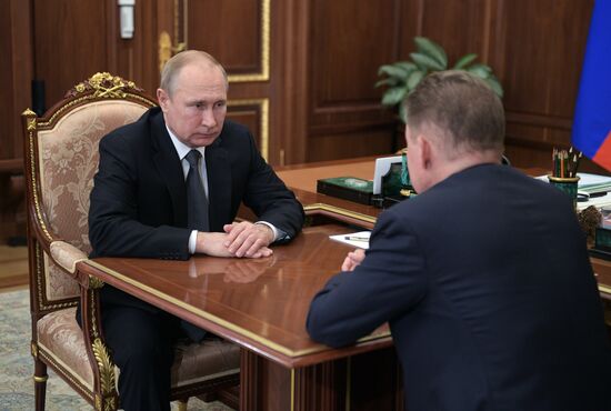 Президент РФ В. Путин встретился с главой "Газпрома" А. Миллером